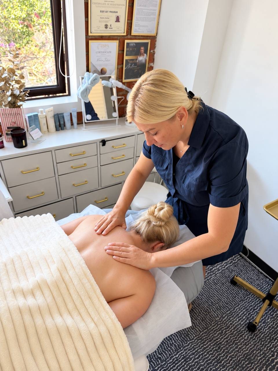 Relaxing body massage